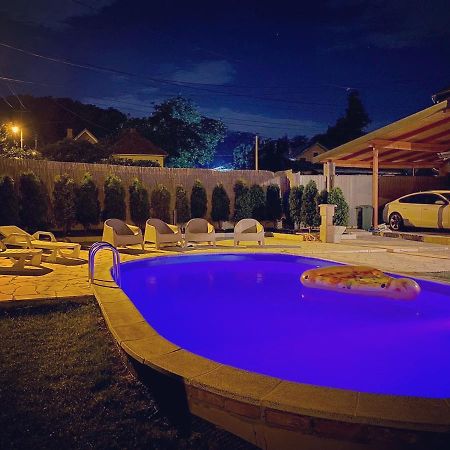 Mika'S Poolhouse Villa Belgrád Kültér fotó