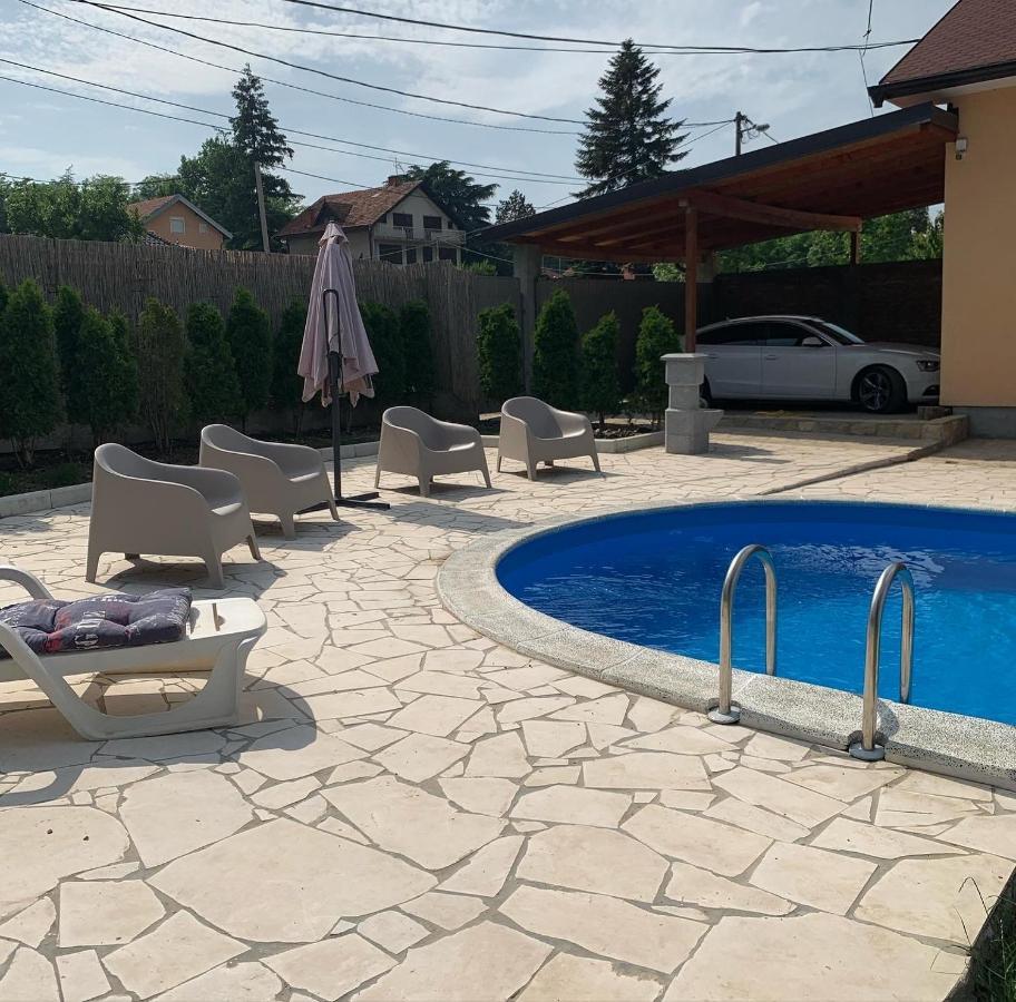 Mika'S Poolhouse Villa Belgrád Kültér fotó