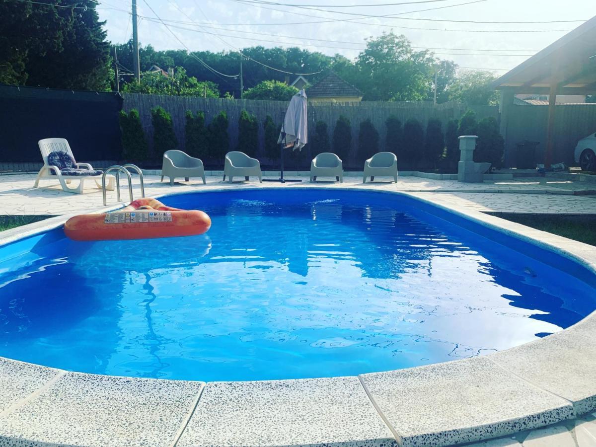 Mika'S Poolhouse Villa Belgrád Kültér fotó