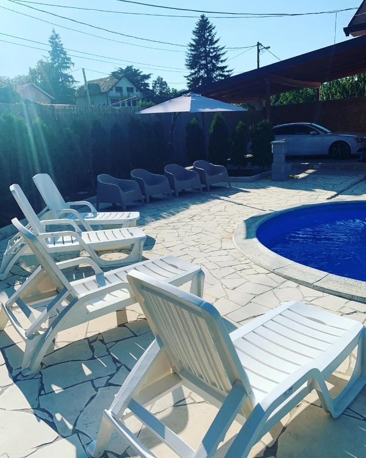 Mika'S Poolhouse Villa Belgrád Kültér fotó