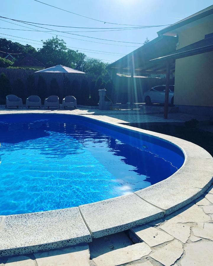Mika'S Poolhouse Villa Belgrád Kültér fotó
